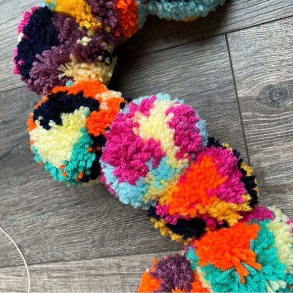 Colorful Pom Pom Garland - Picture 2 of 4